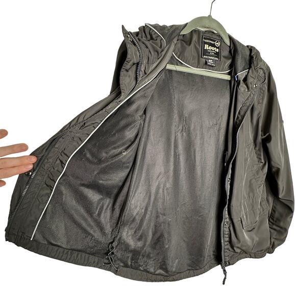 Roots Canada Men's S Hooded Zip Front Jacket Windbreaker Black EUC - Picture 4 of 8